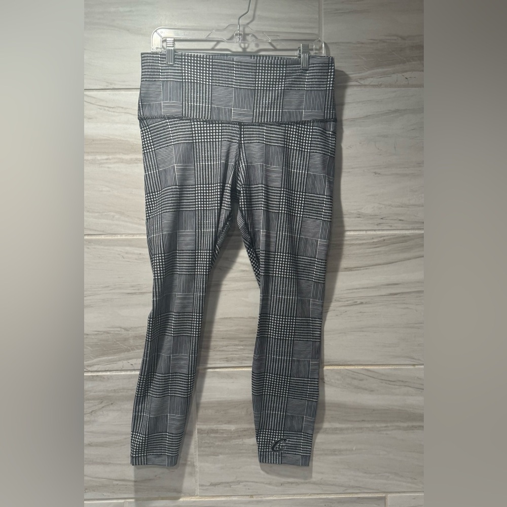 Women’s Nike Yoga Cleveland Cavaliers Black And White Leggings Size XL